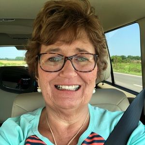 Meet your Posher, Rhonella